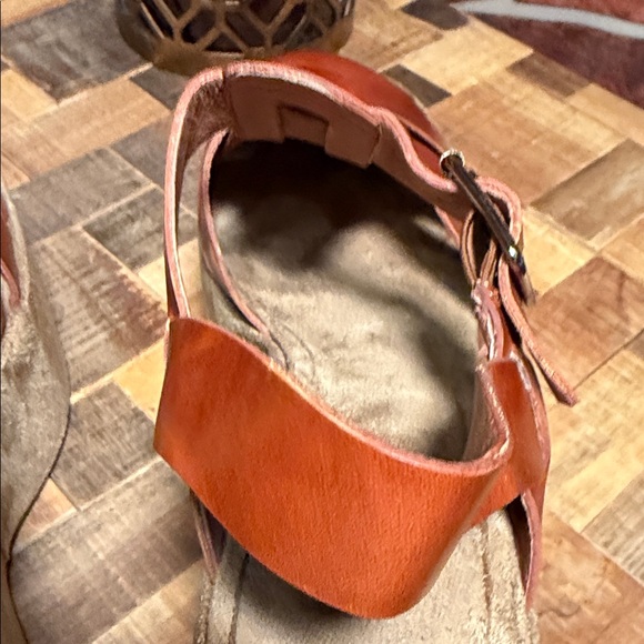 👡 Jeffrey Campbell Women's Platform 70’s Style Fisherman Sandals — Cognac — 8.5 - Picture 9 of 11